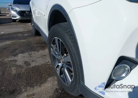 2018 Toyota Rav4 Xle from USA, damaged, VIN JTMWFREV0JD128928